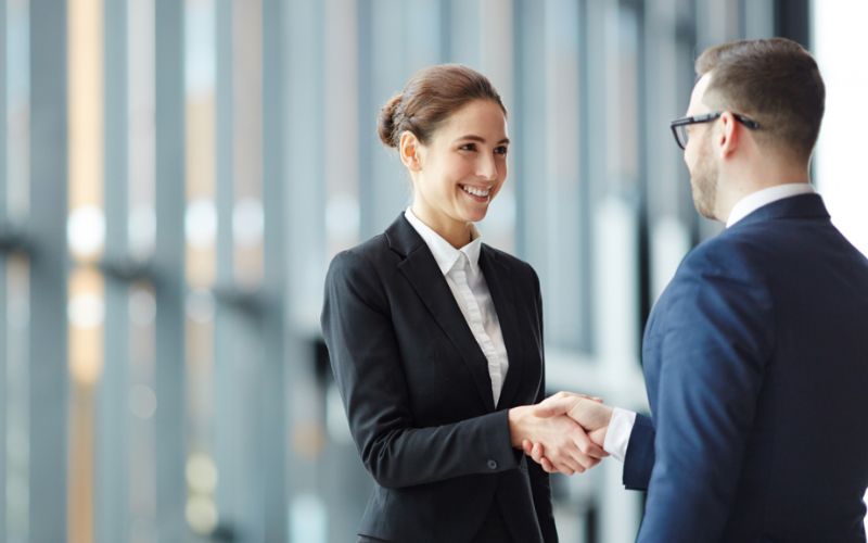 Tiếng Anh giao tiếp là gì?