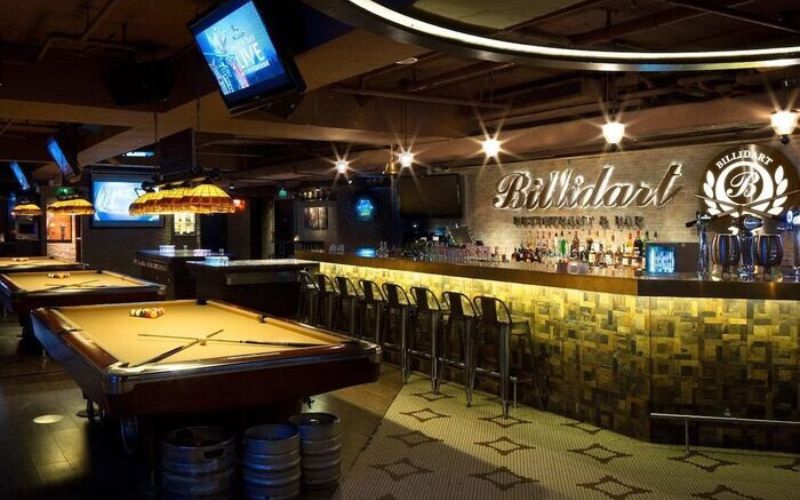 thiết kế bida kết hợp quán pub đèn mờ