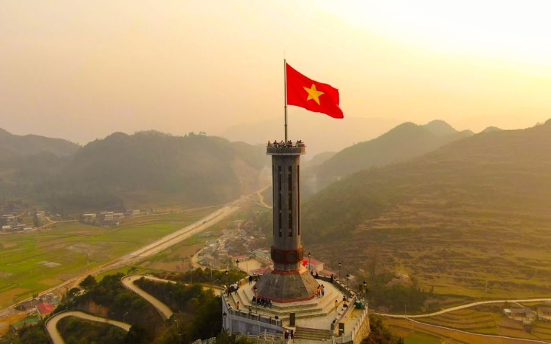 Cột cờ Lũng Cú